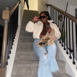 Meet your Posher, Skyla